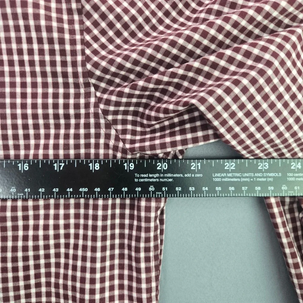Banana Republic Button Up Shirt Untucked Fit M Burgundy Gingham Wrinkle Resist